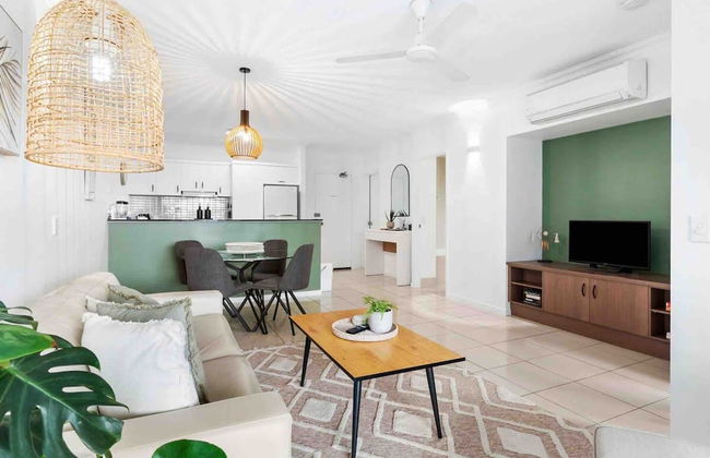 Tropical Paradise Cairns - 9 Pools Gym BBQ - Foto 4