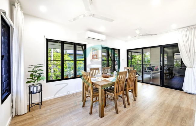 Urbanretreat Modern Outdoor Dining Backyard - Foto 9