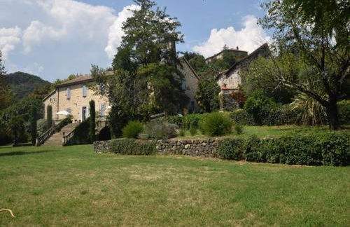 Lovely house with grass garden, shared swimmingpool, next to the river Ardèche - Foto 48