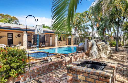 Sunny Paradise w Saltwater Pool Hot Tub Grill Sunrise - Foto 30