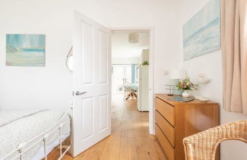 Sundowners panoramic views of countryside sea - Foto 13