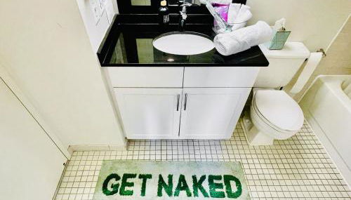 Executive Suite at National Landing - 1BR, Metro, Gym, Pool, Sauna, 2 Queen Beds - Foto 4, towels