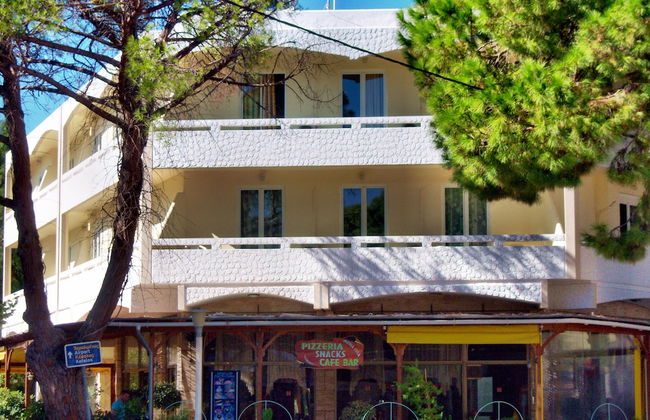 Fantasia Hotel Apartments - Photo 1