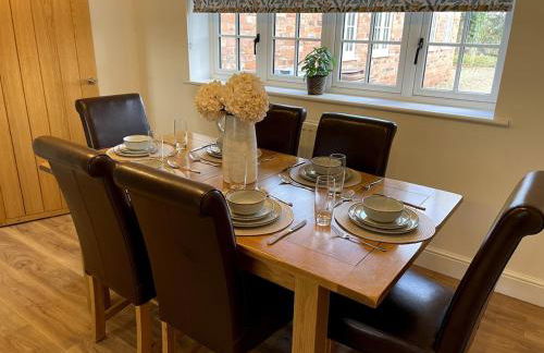 Spacious Family Friendly Cottage - Photo 5