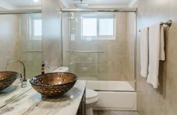 Boca Coastal Waterfront Stay - 2BR 2BA - Pool, Gym, Parking, Walk to Beach - Foto 49