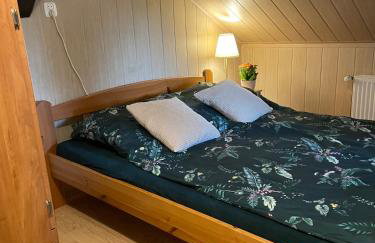 Apartament w XIX-wiecznym Spichlerzu nad Jeziorem z dostępem do parku i widokiem na Dworek Modrzewiowy z 1823 roku - Foto 28