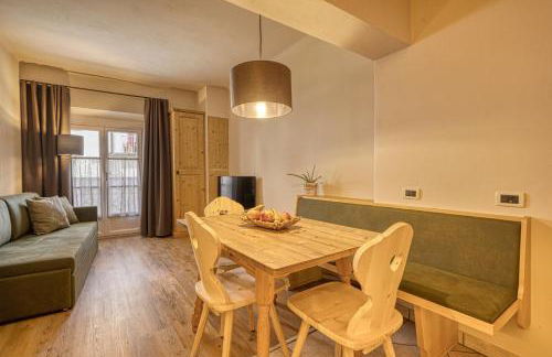 Kreuzwegerhof Nals - Historic Nature Stay with Pool near Meran & Bozen - Photo 8