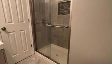 1Guest House Baltimore County (own room, Joppa RD) - Foto 5, Shower