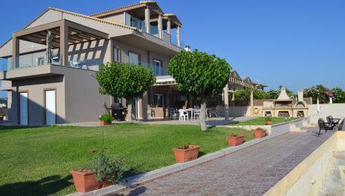 Aquarius House - Photo 2