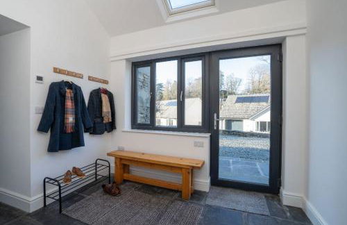 New 2 Bedroom Home at Waterhead Range by LetMeStay - Foto 11