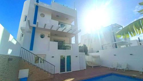 5 bedroom villa in Cala Vadella - Photo 3