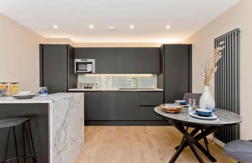 Stylish 2 Bed City Centre Apartment with Parking - Foto 4