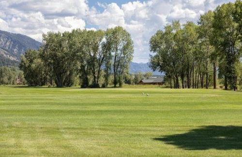 Cedar Creek Chalet - Snowmobilers Dream - Hot tub - Foto 48