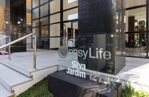 609-Apartamento Encantador, com 1 vaga de GARAGEM, Todo Mobiliado e Decorado, Edificio com Academia, Lavanderia, Excelente localização no Rebouças, Proximo ao Batel e Centro - Foto 41