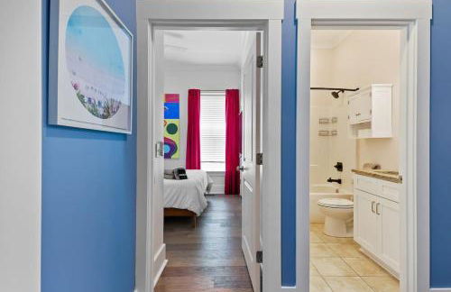 Renovated Dog Friendly Duplex Near Food & Fun Fully Fenced Yard and Private Parking - Foto 15