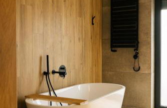 Rumiane pola - stodoła na Mazurach z widokiem na jezioro - Foto 14