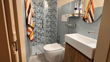 La casa di Loki e Shiva "LE PIRAMIDI" - Foto 5, Shower