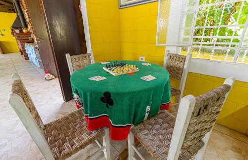 Piscina, jardim, área gourmet e vista arborizada - Foto 53