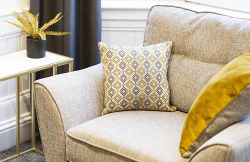 Serviced Apartment Near Glasgow Airport and Hospital with Free Parking Long Stays Available - Foto 13