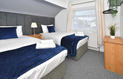 Orion House - sleeps 6, driveway, garden - Photo 14