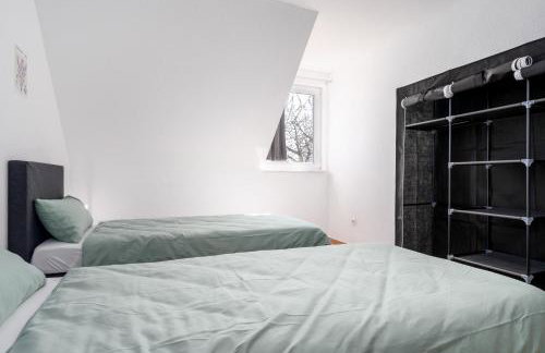 Gemütliches Heimkino mit Balkon & Beamer - Foto 7