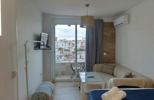 "Estudio con balcón" A 9 min en metro del centro de Sevilla - Photo 3