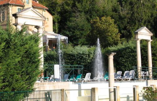 A beautiful 2 persons studio in a chateau with swimming pool - Foto 44