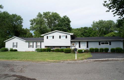 A huge Sprawling House on a large lot -15 minutes to St Louis - Foto 25