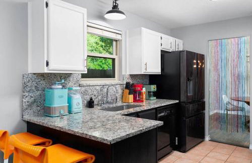 That 70s House -Fun 6 Bedroom W Pool & Game Room - Foto 21