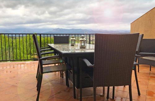 Spacious House in Cretas with Mountain View - Foto 1