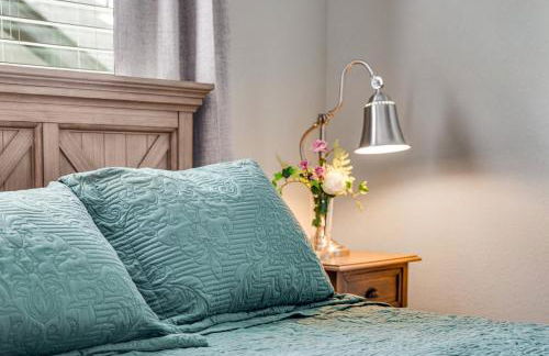 5 bed 4 bath and Pet friendly - Photo 35