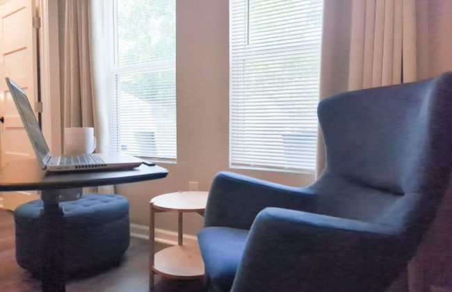 Charming Studio W/deck & Garden - Foto 11