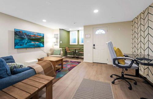 2 Blocks from the US Capitol - Photo 15