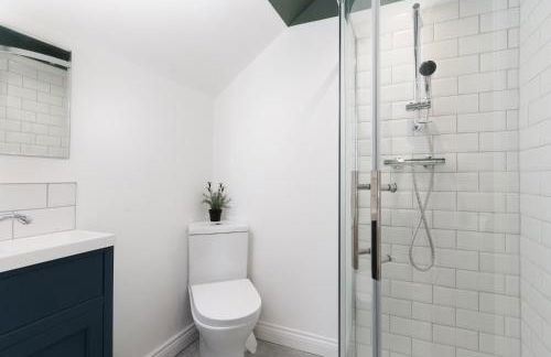 4-Bed Cottage - Pets with Garden & Wood Burner - Foto 15