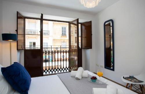 SingularStays Valencia Center - Photo 35