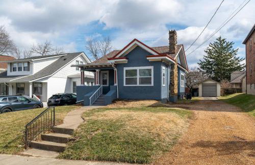 Luxury Short and Midterm Hyde Park Getaway - Photo 2