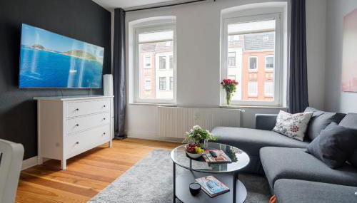 TOP 2 Zimmer Altbauwohnung in Kiel Mitte 24-7 Check In - Foto 2