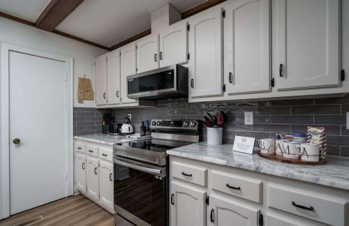 Roll Tide Bungalow-3 miles to UA- 5 TVs- Game Room - Foto 18