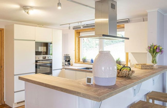 Quiet Villa with Hot Tub & Sauna - Foto 11