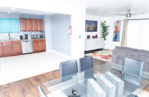 Beautifully Designed & Spacious Apartment in Newark 10mins from EWR Airport, Close to NYC and Beth Israel Hospital - Foto 21