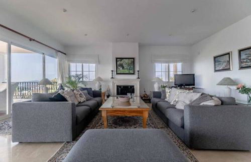 49-Exclusive Villa With Private Pool & Breathtaking Views in Mijas! - Photo 10