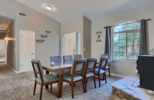 Yosemite Hilltop Gated Villa near Oakhurst, Bass Lake and Mariposa w EVCharger Hottub Grill and Awesome Views! - Foto 17