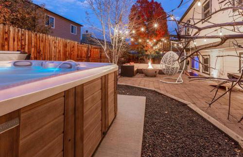 2 King Beds / Hot Tub / BBQ / Hiking / Fire Pit - Foto 16