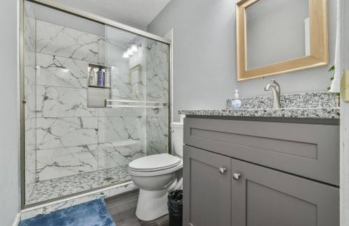 Spacious Home with 3 King Beds, Arcades and 86 inch TV - Foto 21