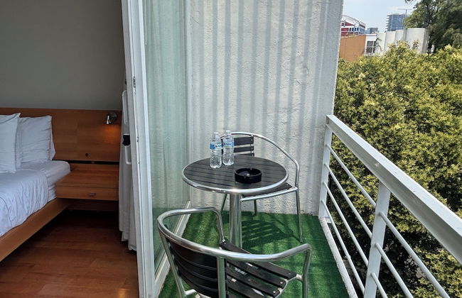 Lombardo Suites - Photo 6