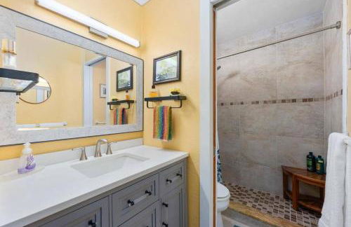 Gorgeous Blue Ocean Views, AC, Sunsets & 1-Min Walk to Beach - Foto 19