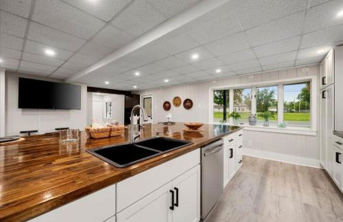 Whitewaters-Main plus Genoa on Oneida Lake - Sleeps 19 - Photo 32