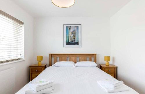 Spacious Modern Garden Family Home - Photo 18