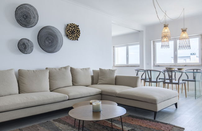 Luxurious Seaview Apartment in Estoril - Photo 1