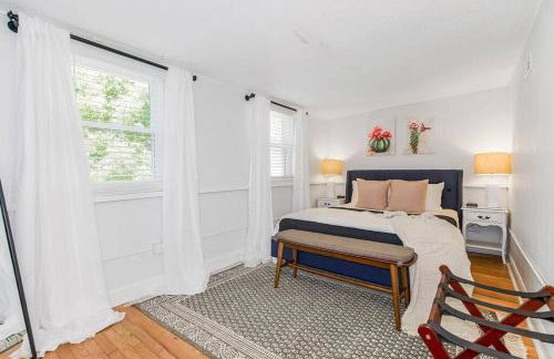 Modern Comfort in Historic Charm: 4BR KC Retreat - Foto 23